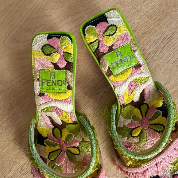 Vintage Fendi Embroidered Flower Kitten Heels 6.5 - Picture 6 of 8